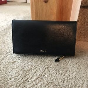 Lauren Ralph Lauren Crossbody Wallet